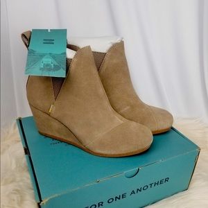 Toms Kelsey Wedge Bootie
